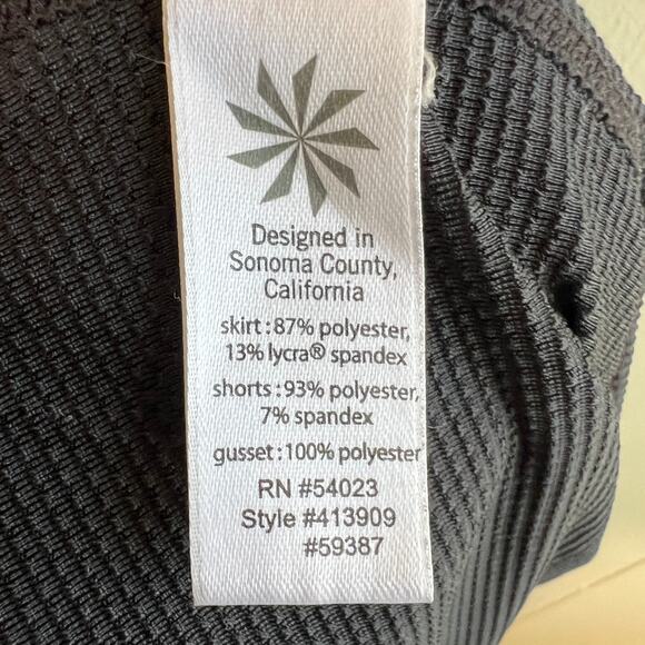 Athleta Black Tiered Swagger Skort Sz M Woman's Tennis Skirt - Picture 9 of 9